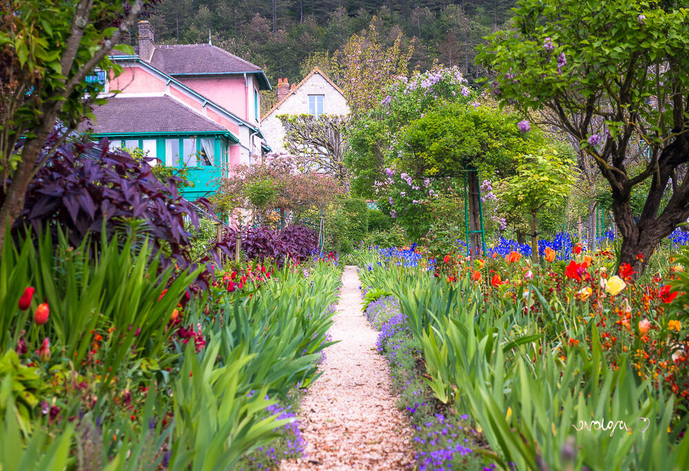 Giverny Gardens